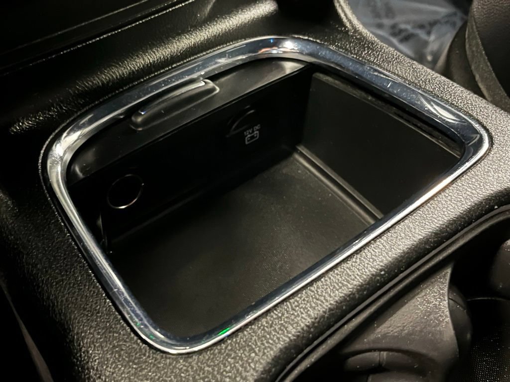 Used 2017 Dodge Grand Caravan SXT w/ Driver Convenience Group FWD image 11