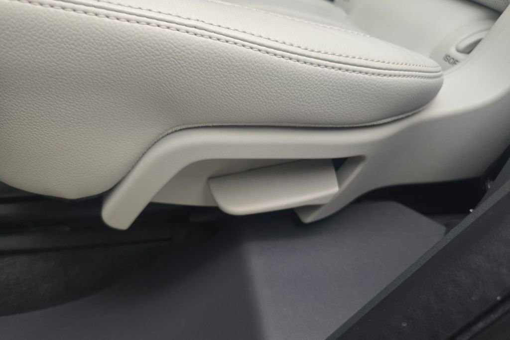 Used 2017 Land Rover Discovery Sport HSE image 27