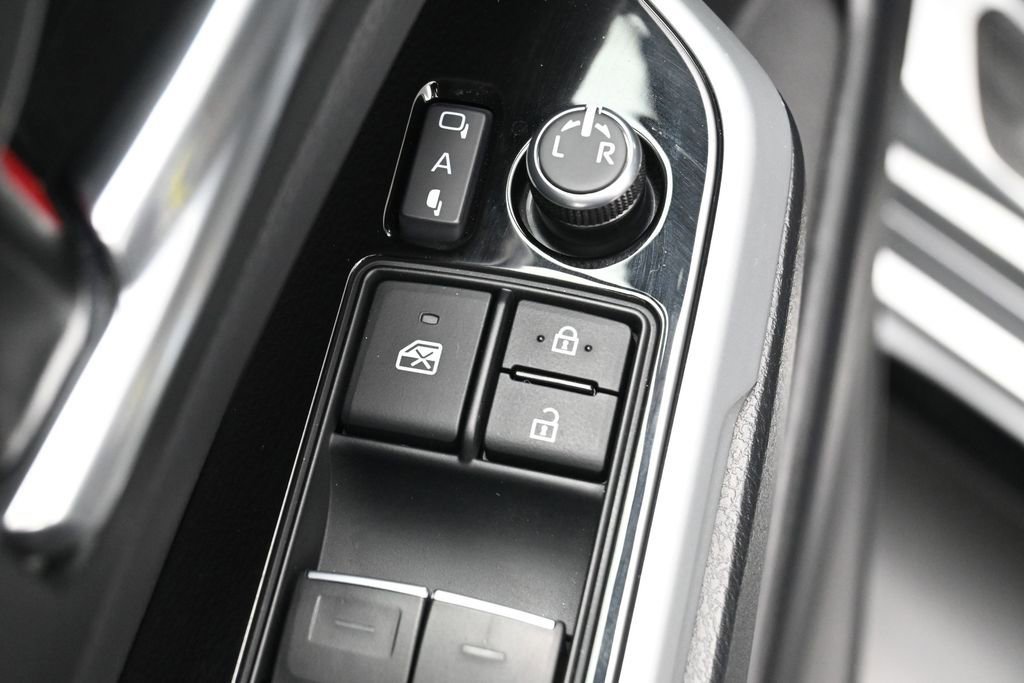 Used 2025 Toyota Sienna Limited AWD/4WD image 14