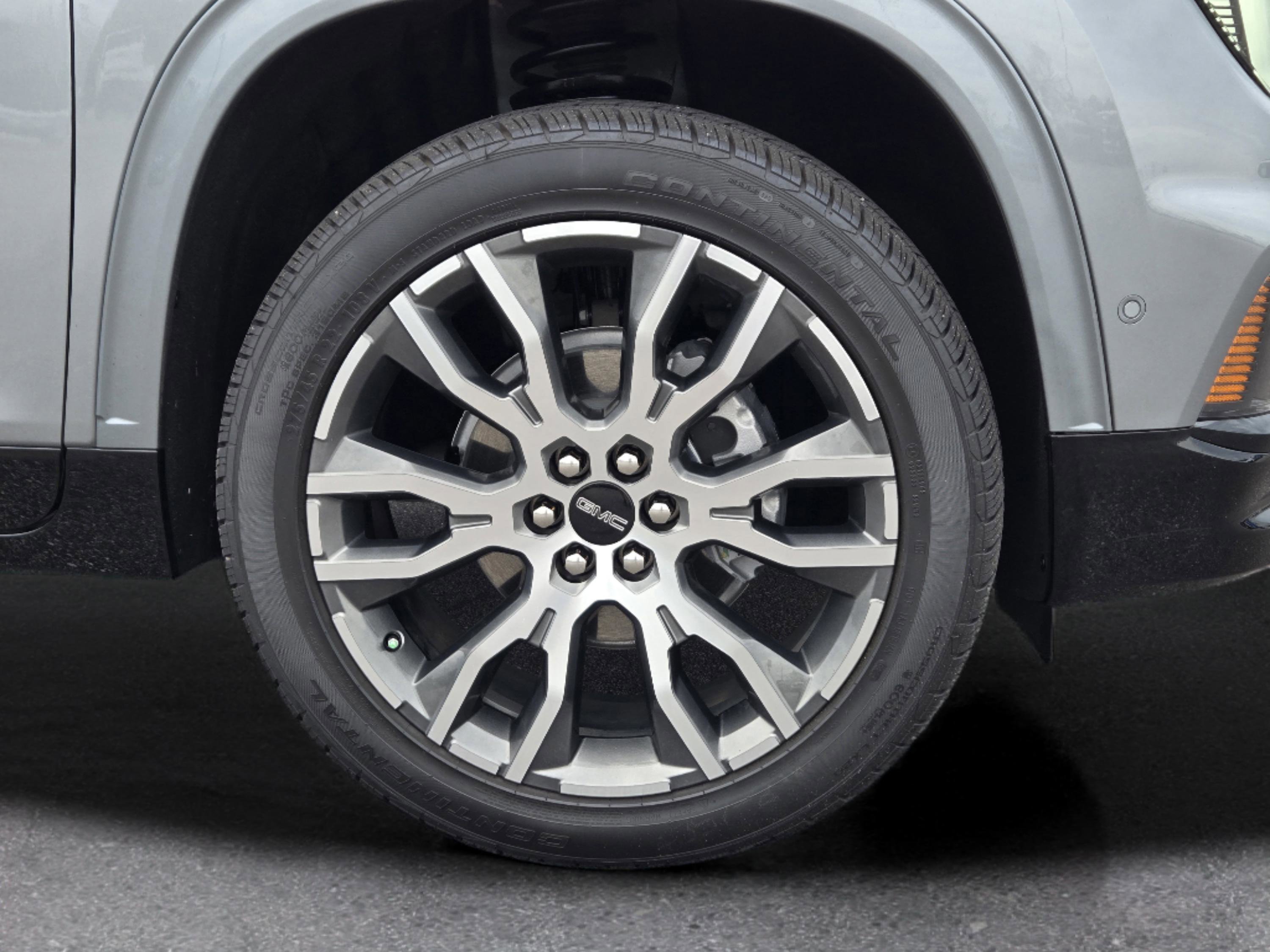 Used 2026 GMC Acadia Denali Ultimate FWD image 4