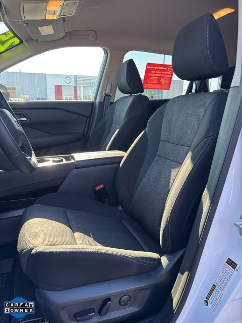 Certified 2025 Nissan Rogue SV image 8