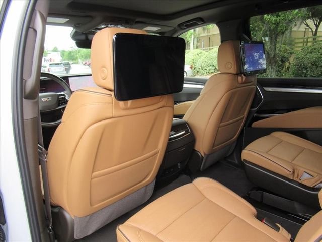 New 2026 Cadillac Escalade Luxury w/ LPO, Radiant Package AWD/4WD image 16