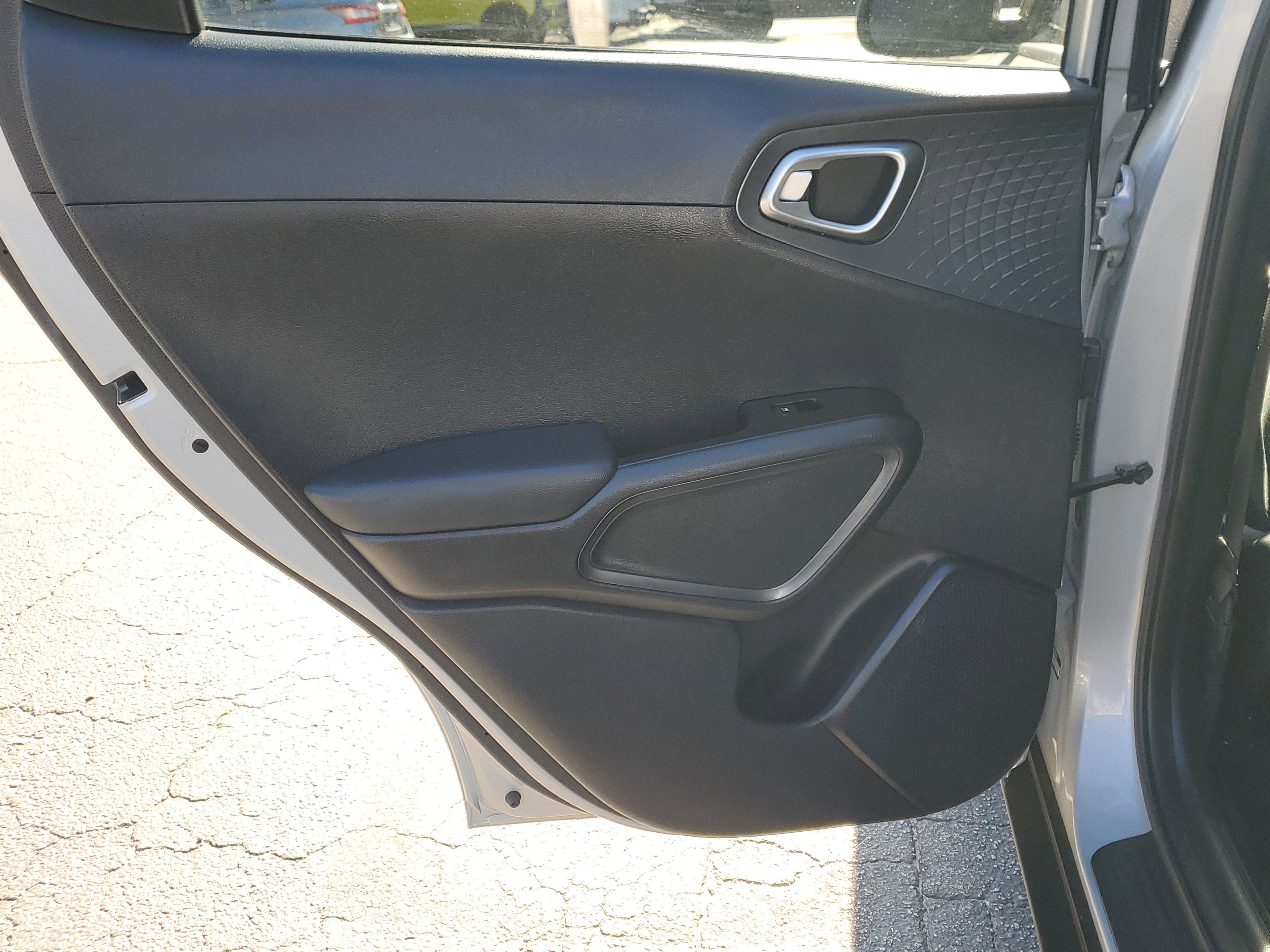 Used 2021 Kia Soul S image 11