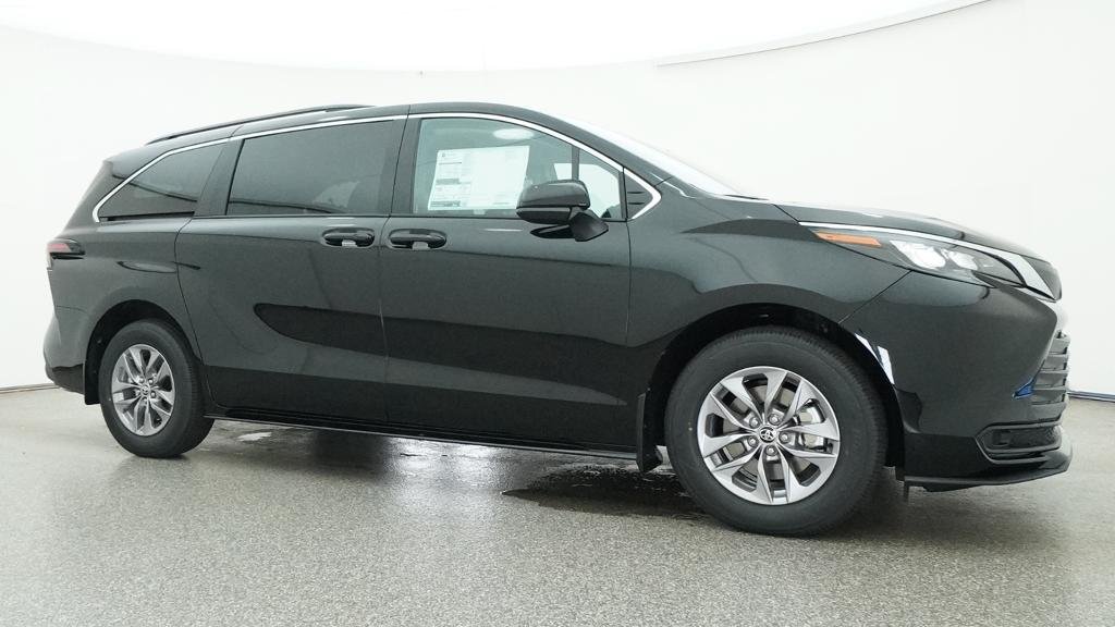 New 2026 Toyota Sienna LE FWD image 11
