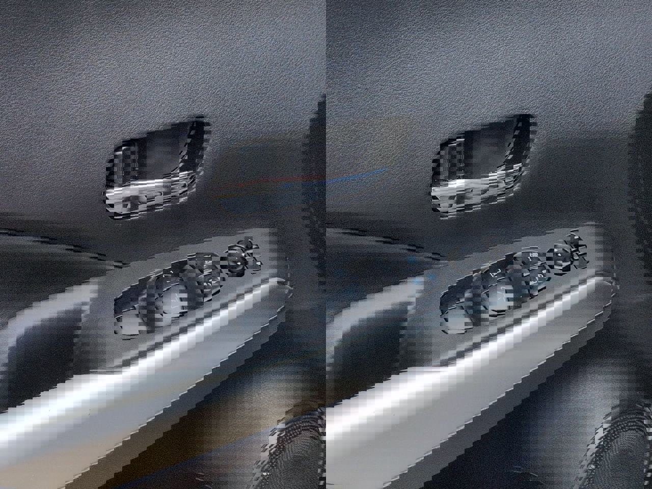 Used 2020 Nissan Kicks SR w/ SR Premium Package FWD image 9