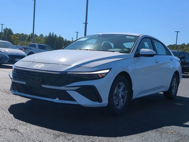 Used 2025 Hyundai Elantra SE image 7