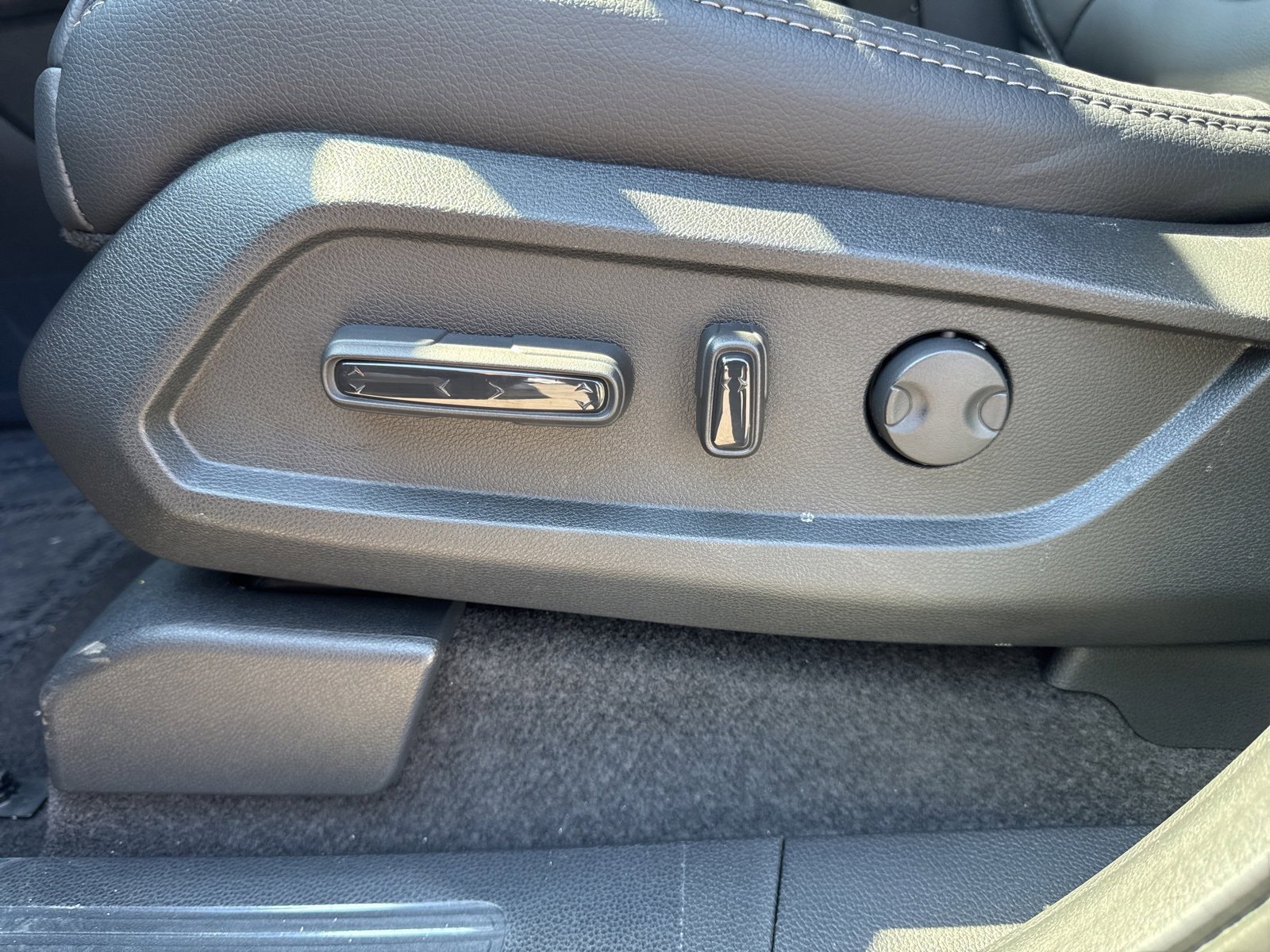 New 2025 Honda Pilot EX-L image 14