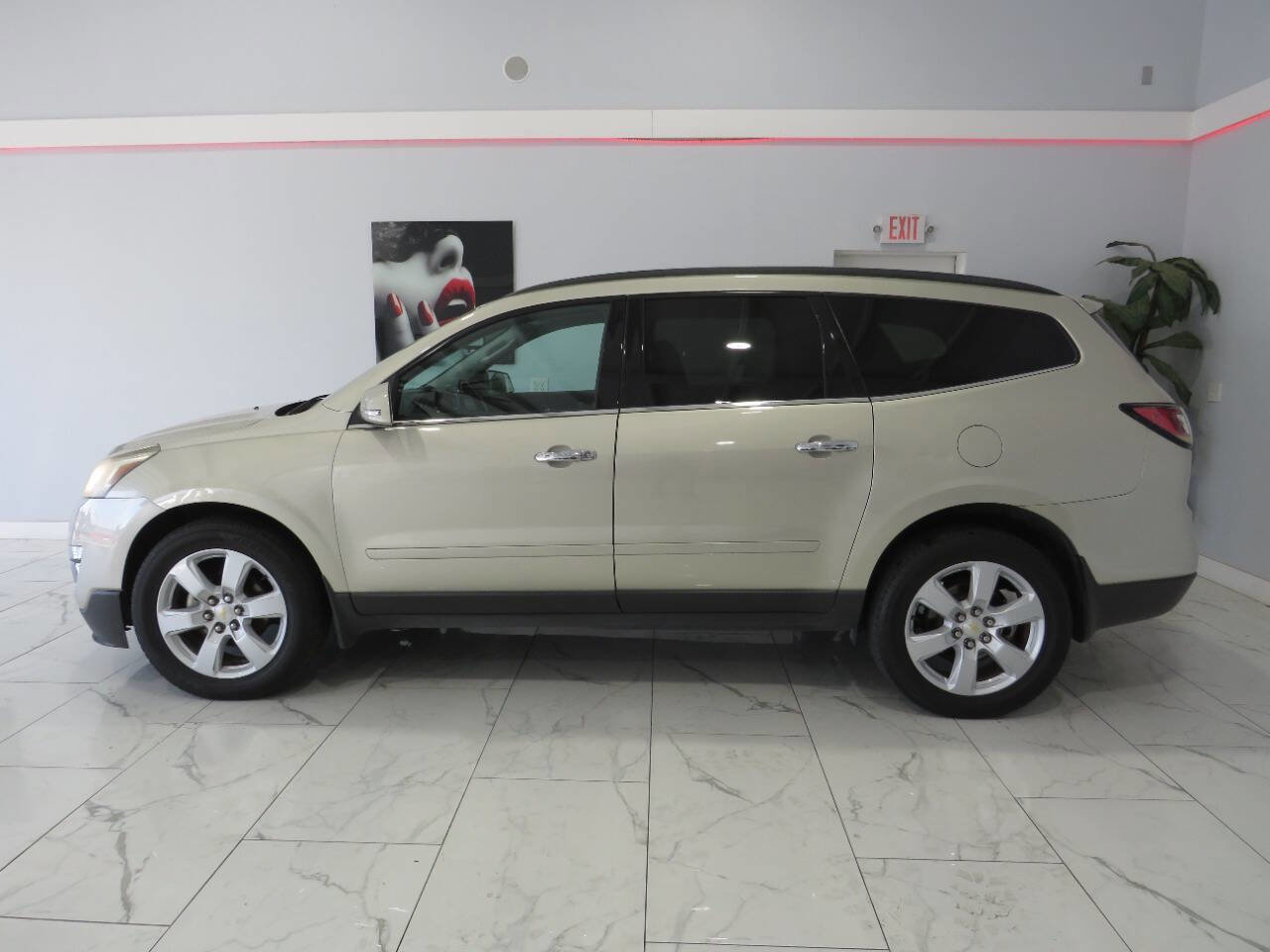 Used 2016 Chevrolet Traverse LT w/ Style and Technology Package image 7