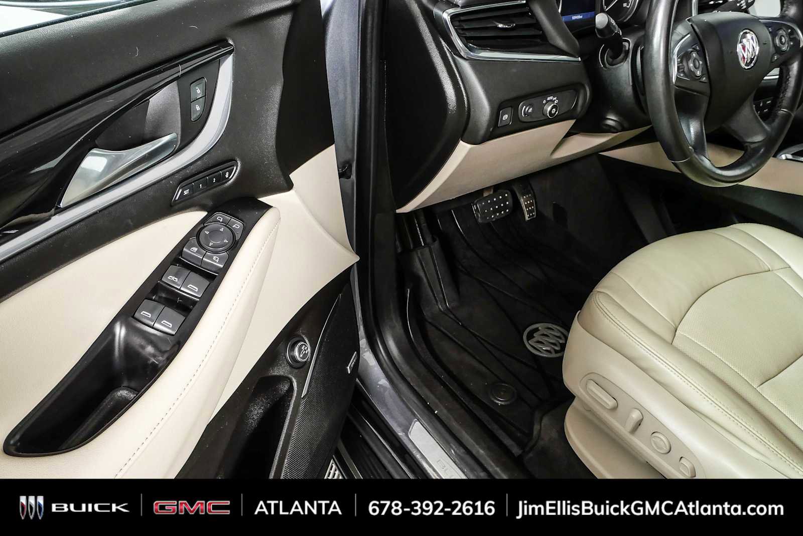 Used 2020 Buick Enclave Premium w/ Sun and Sites Package FWD image 8