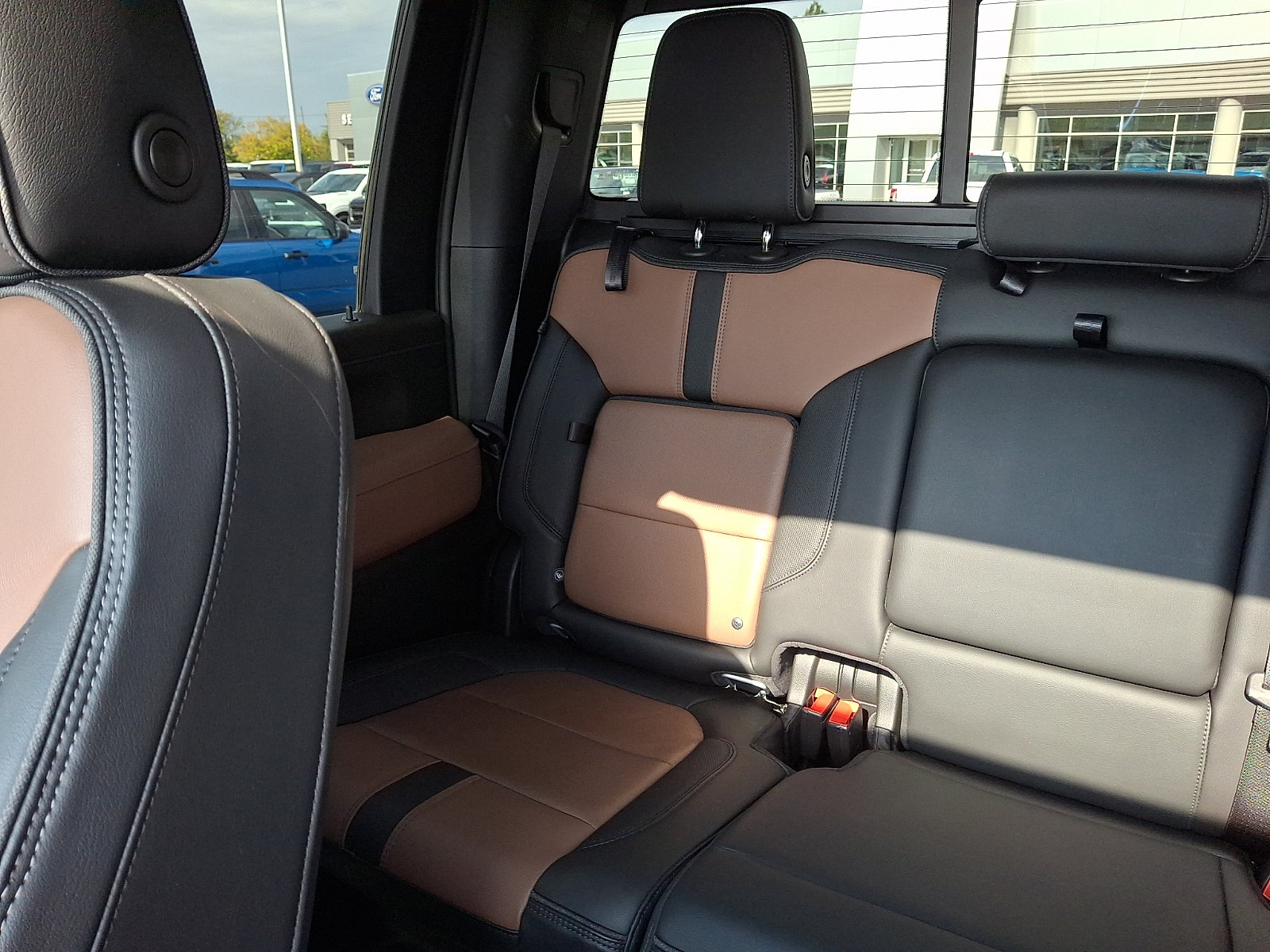 Used 2023 Chevrolet Silverado 2500 High Country AWD/4WD image 17