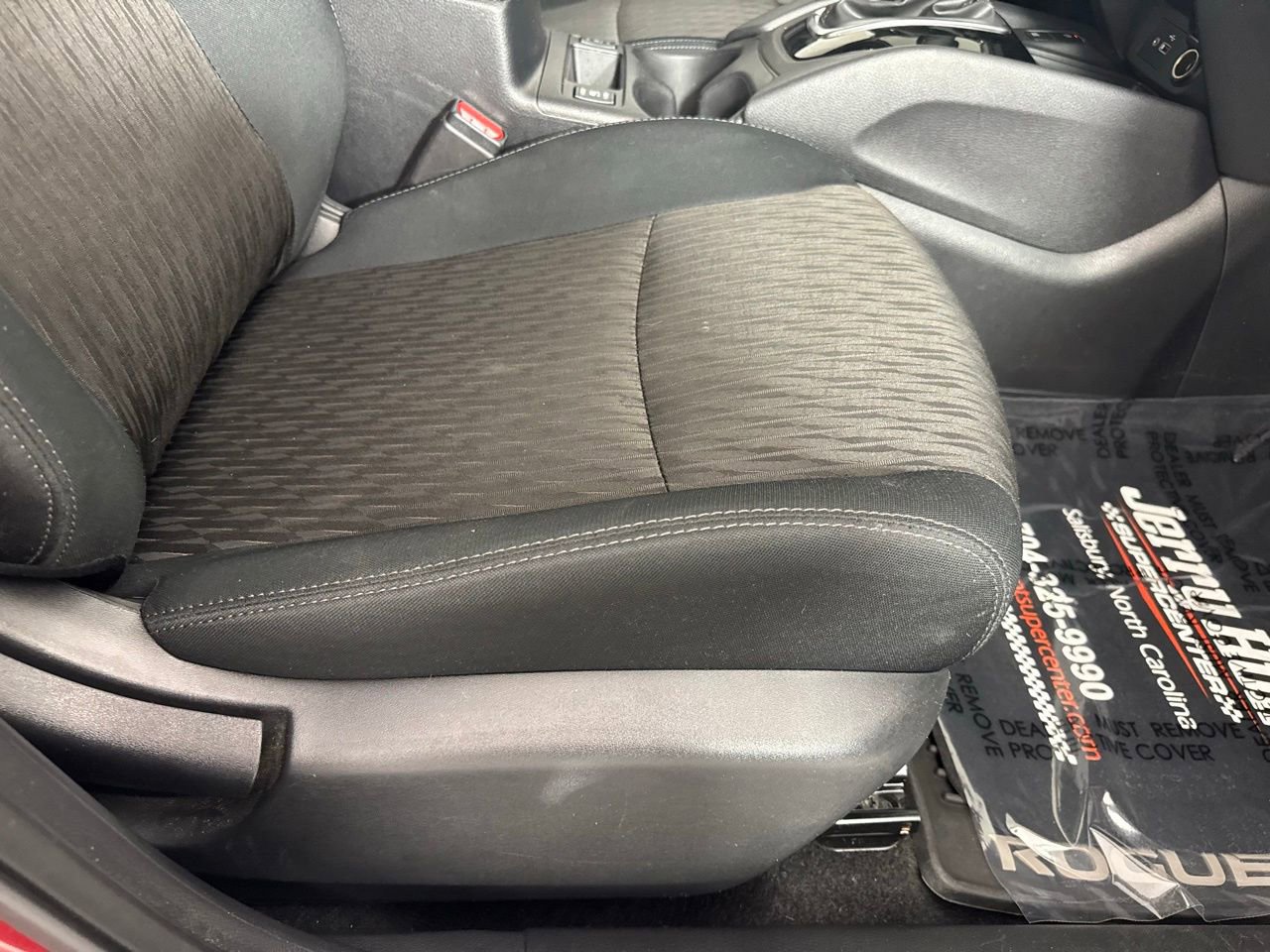 Used 2019 Nissan Rogue SV w/ Sun & Sound Touring Package image 39