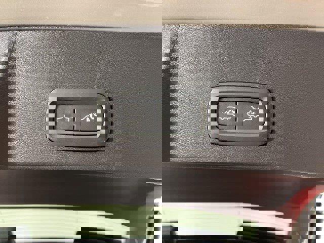 Used 2023 Volvo XC40 B5 Plus w/ Driver Assist Package AWD/4WD image 44