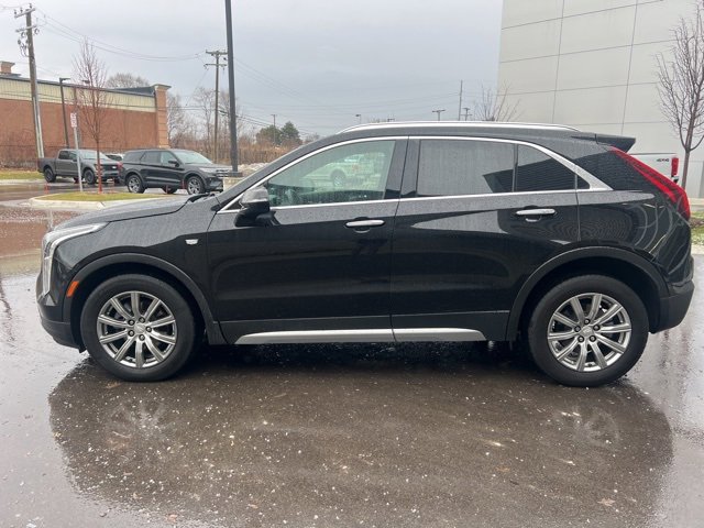 Used 2021 Cadillac XT4 Premium Luxury w/ Cold Weather Package image 8