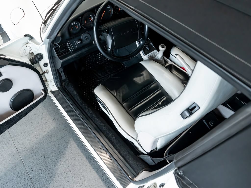 Used 1992 Porsche 911 Cabriolet image 4