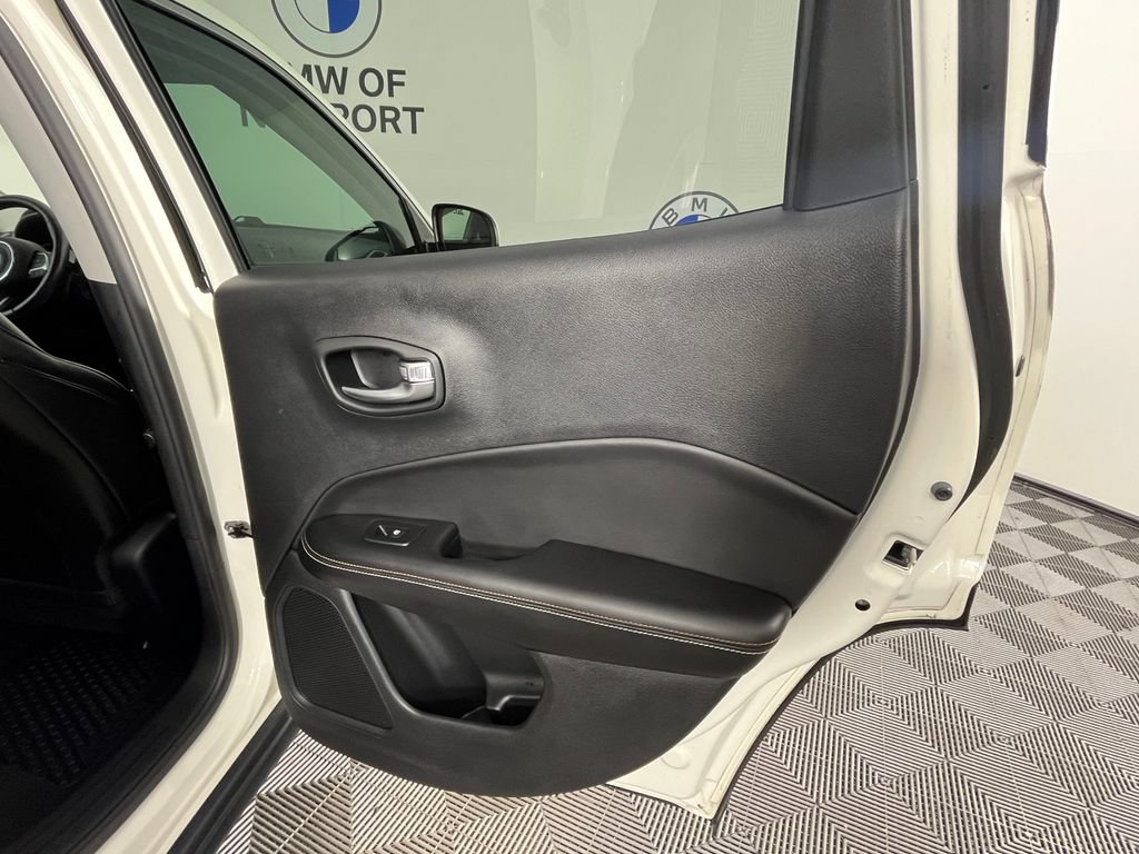 Used 2020 Jeep Compass Latitude w/ Cold Weather Group AWD/4WD image 26
