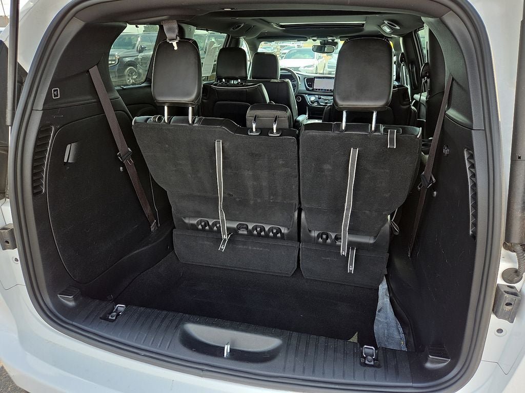 Used 2025 Chrysler Pacifica Limited FWD image 15