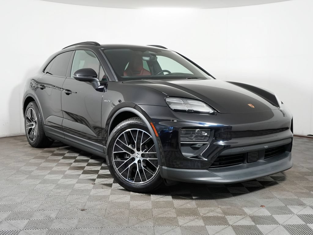 Certified 2025 Porsche Macan 4 Electric w/ Premium Package AWD/4WD image 9