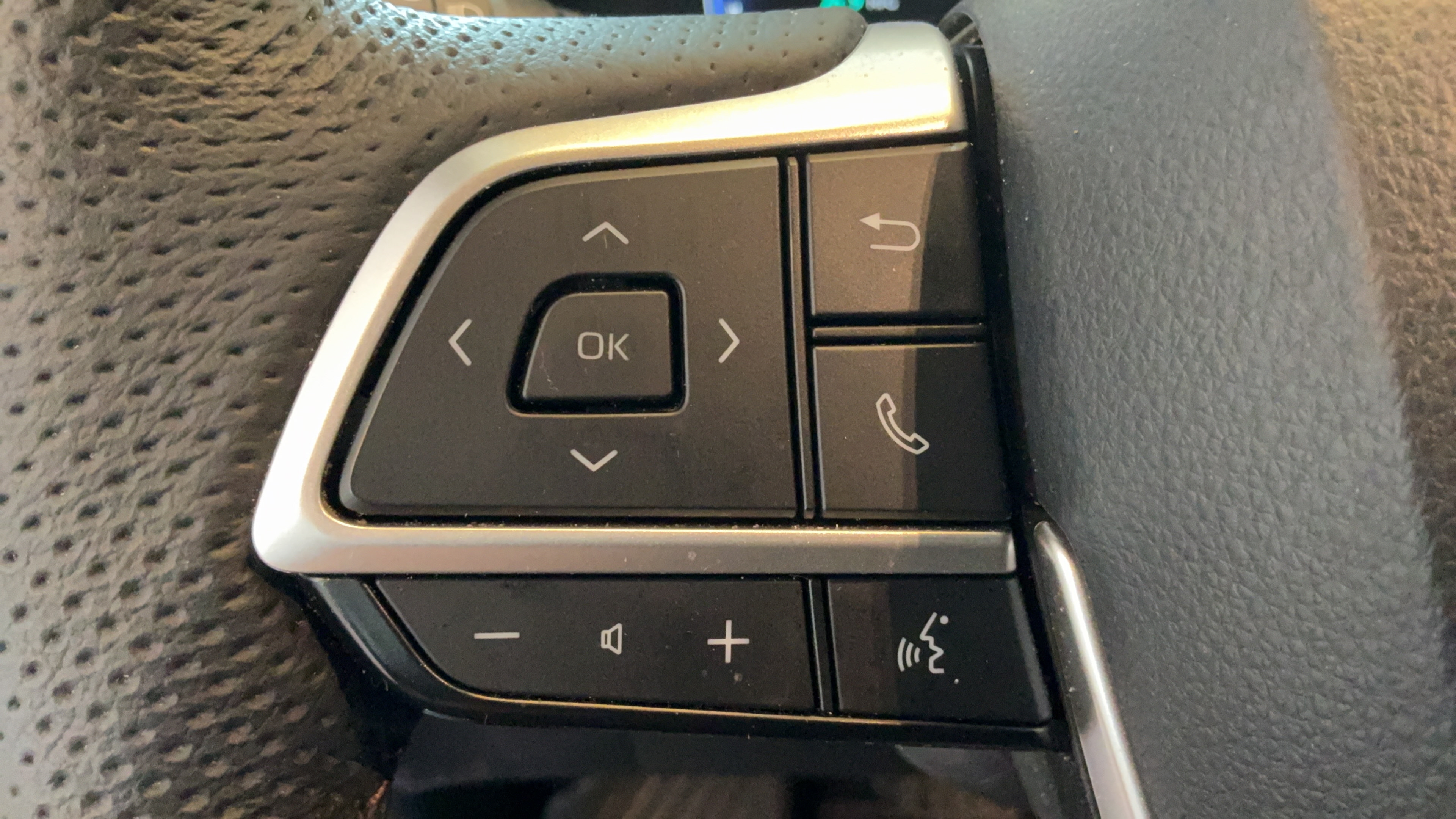 Certified 2025 Toyota Sienna Limited AWD/4WD image 17
