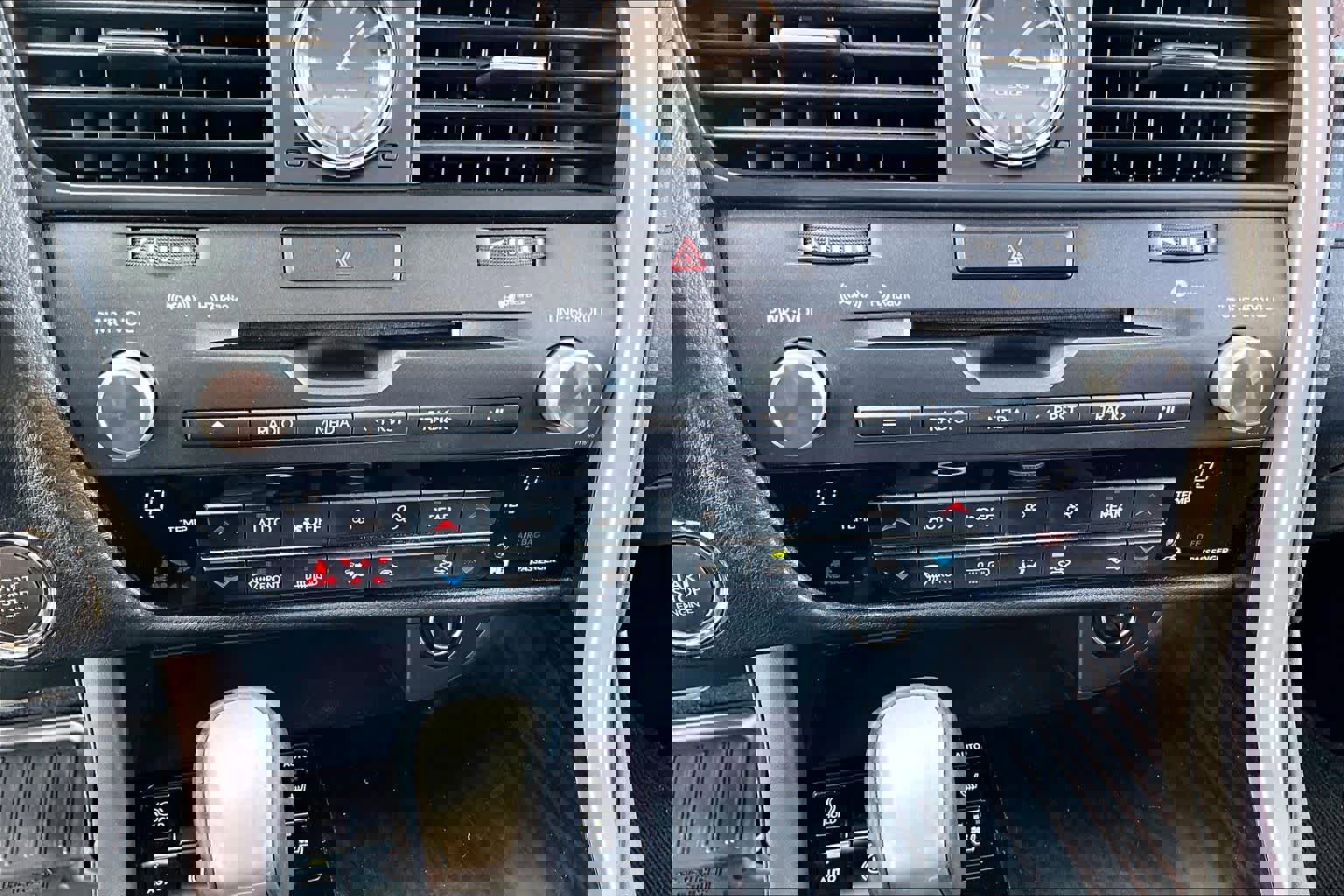 Used 2018 Lexus RX 350L FWD w/ Premium Package image 32