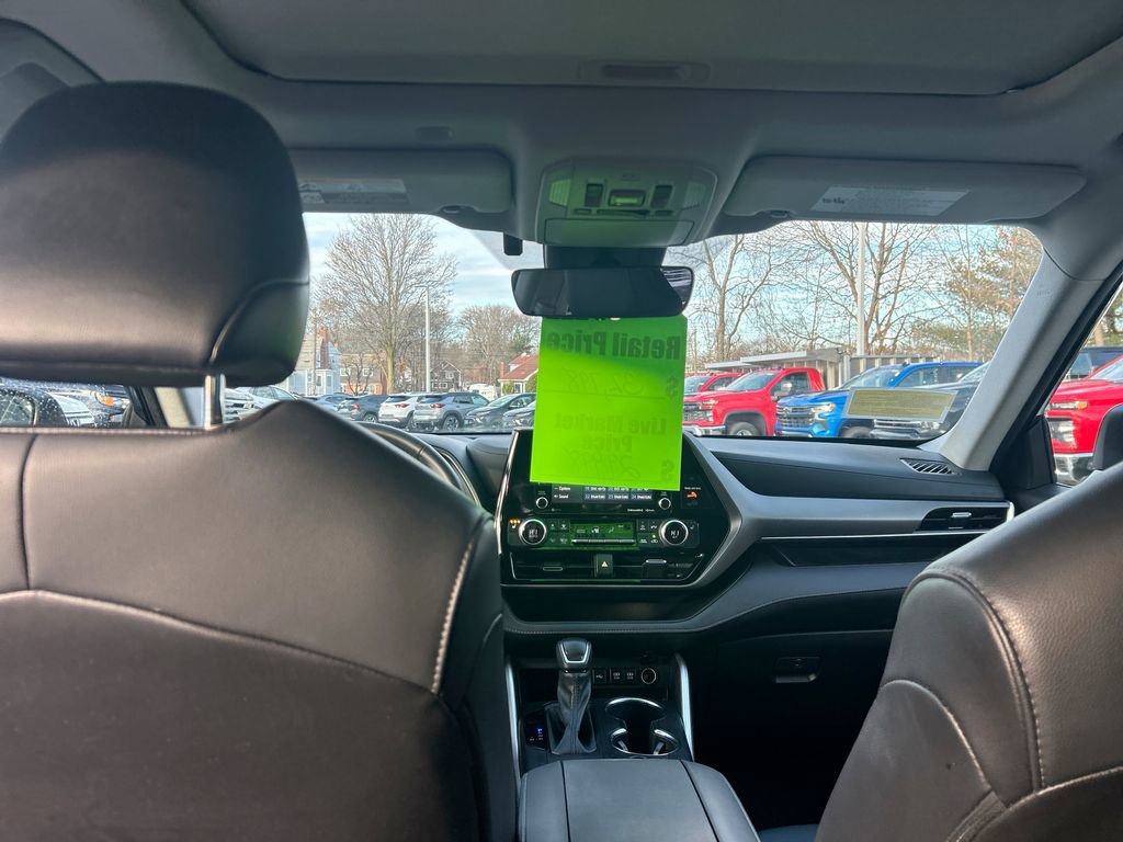 Used 2021 Toyota Highlander XLE image 21