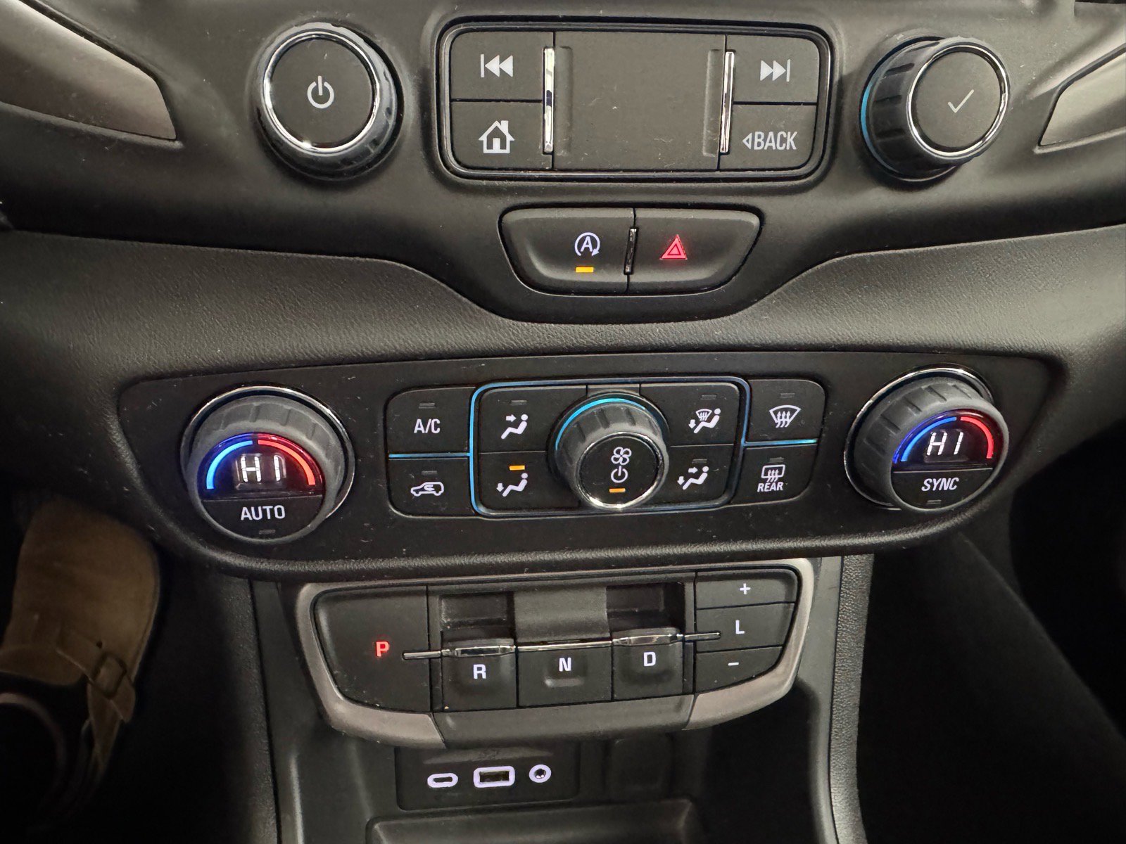Certified 2023 GMC Terrain AT4 w/ Infotainment Package II AWD/4WD image 21