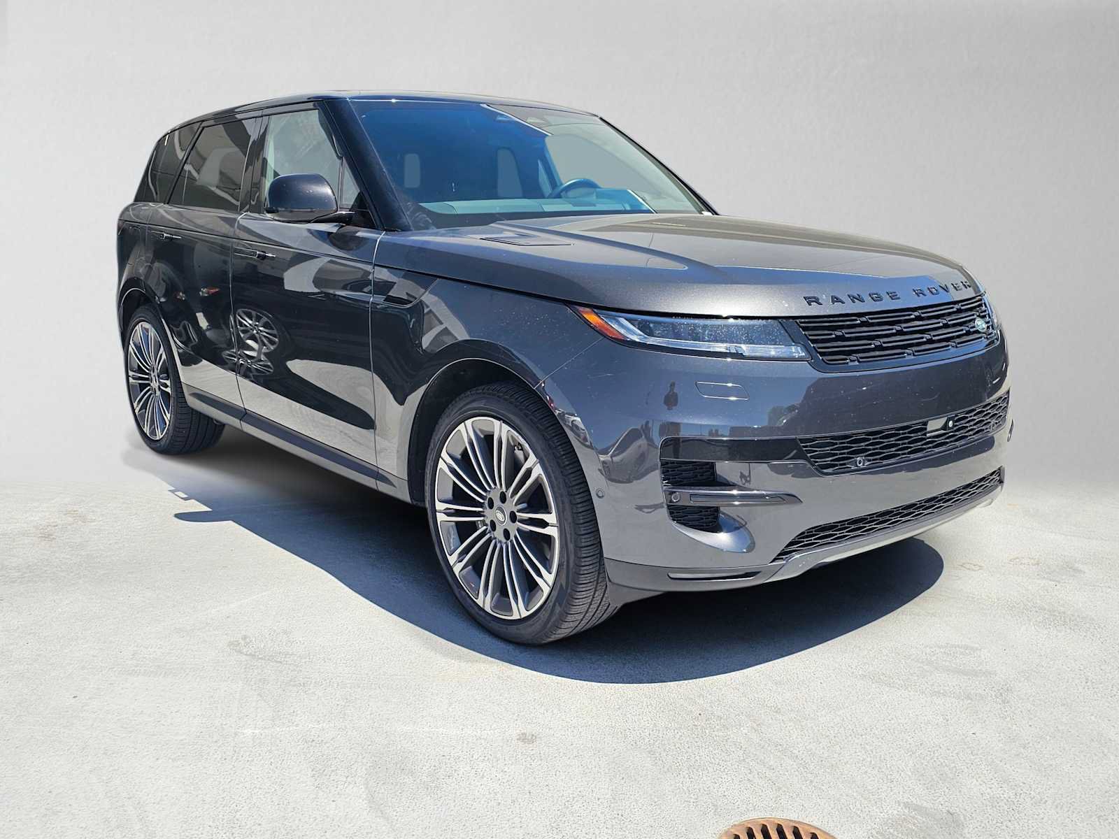 Used 2024 Land Rover Range Rover Sport SE AWD/4WD image 7