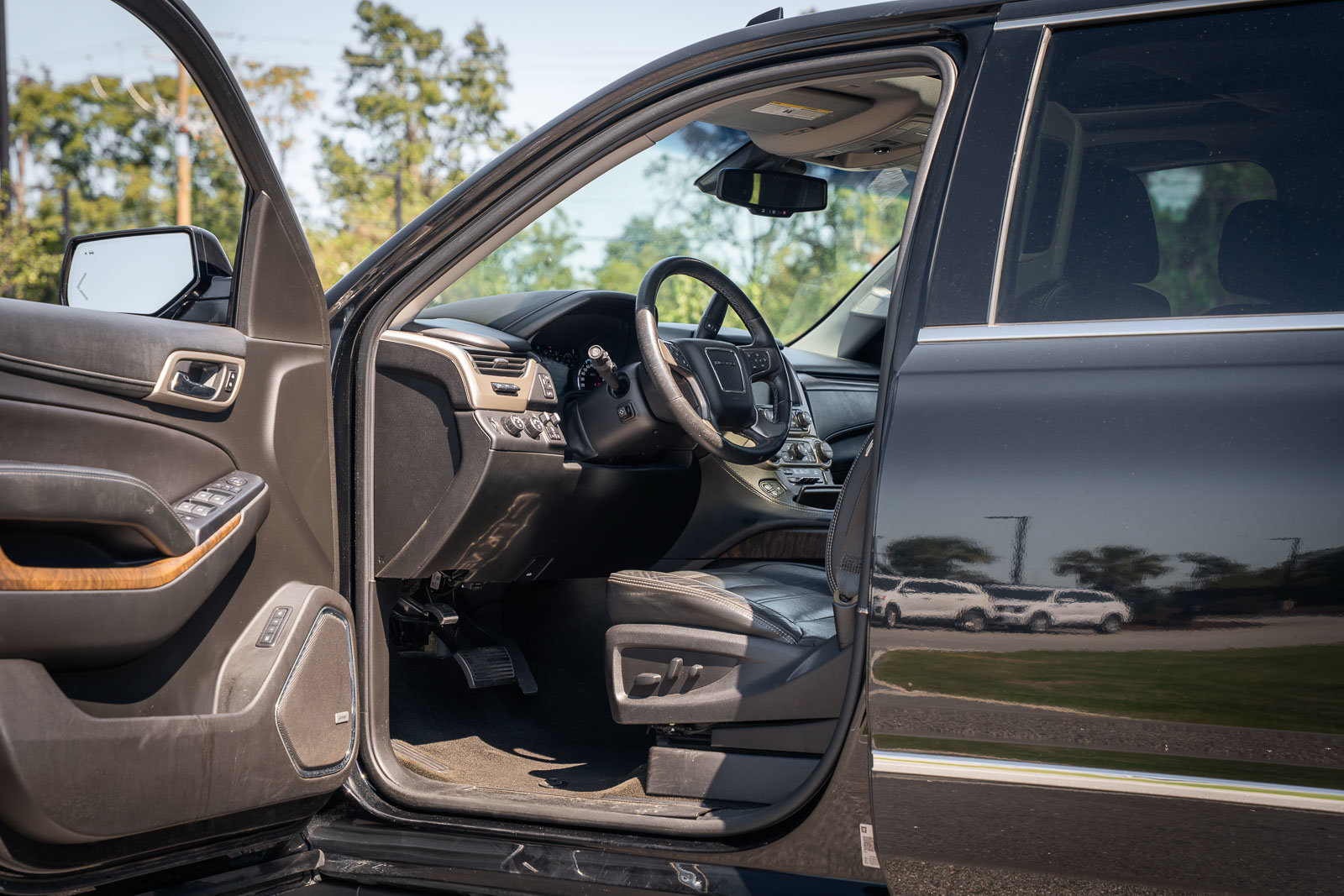 Used 2018 GMC Yukon XL Denali w/ Open Road Package AWD/4WD image 28