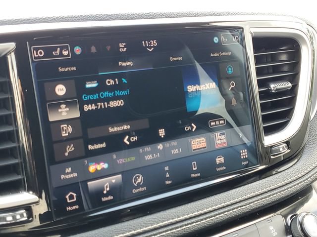 Used 2024 Chrysler Pacifica Limited FWD image 19