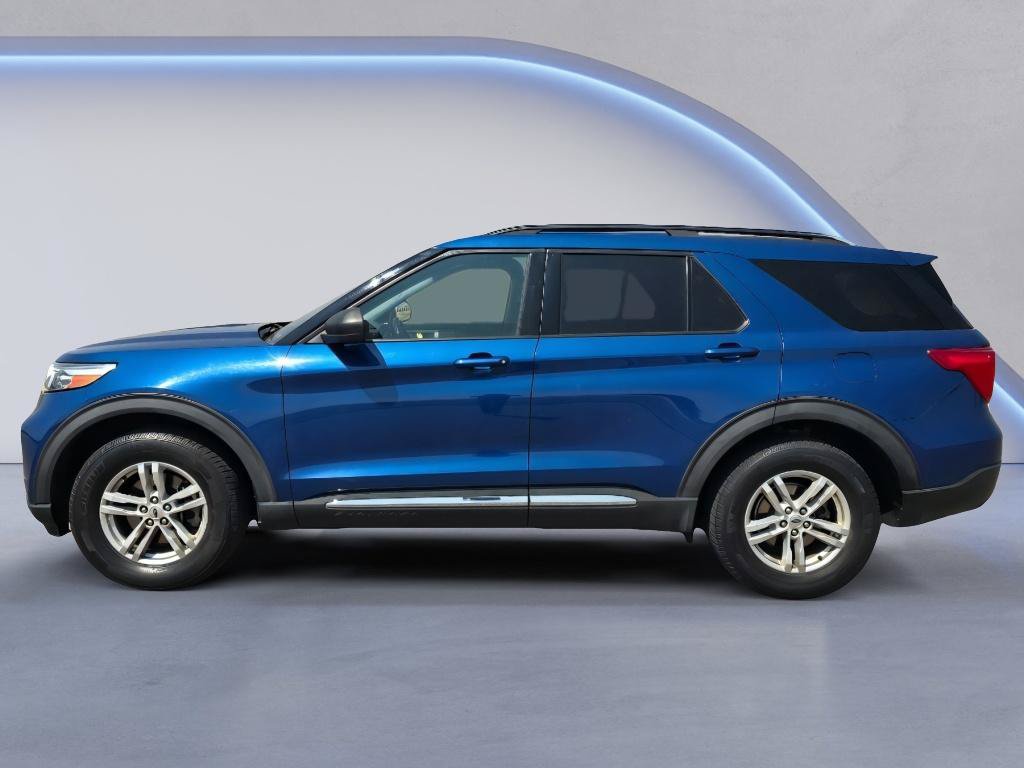 Used 2021 Ford Explorer XLT w/ Equipment Group 202A AWD/4WD image 2