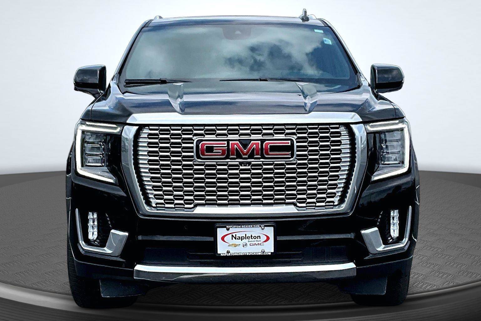 Used 2023 GMC Yukon XL Denali w/ LPO, Floor Liner Package AWD/4WD image 3