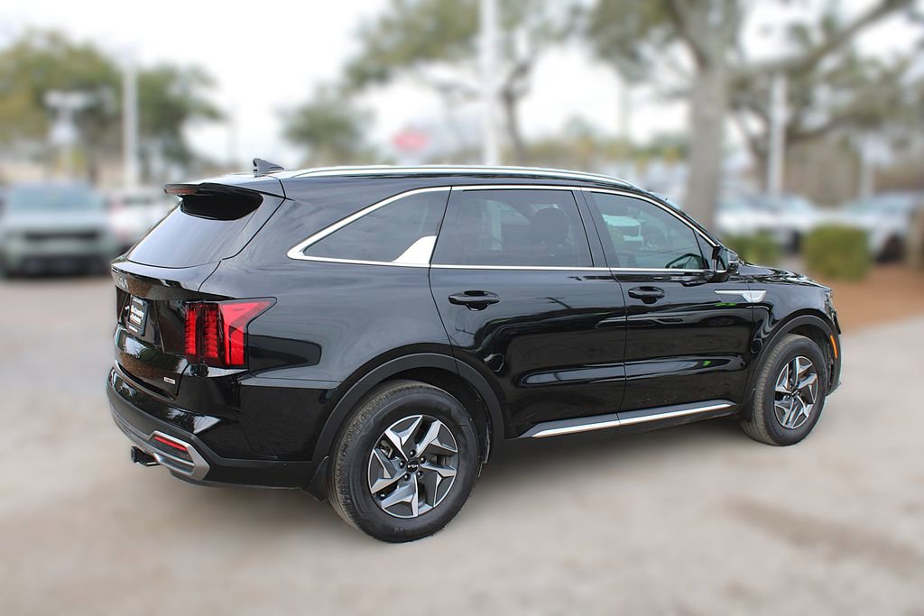 Certified 2023 Kia Sorento EX image 6