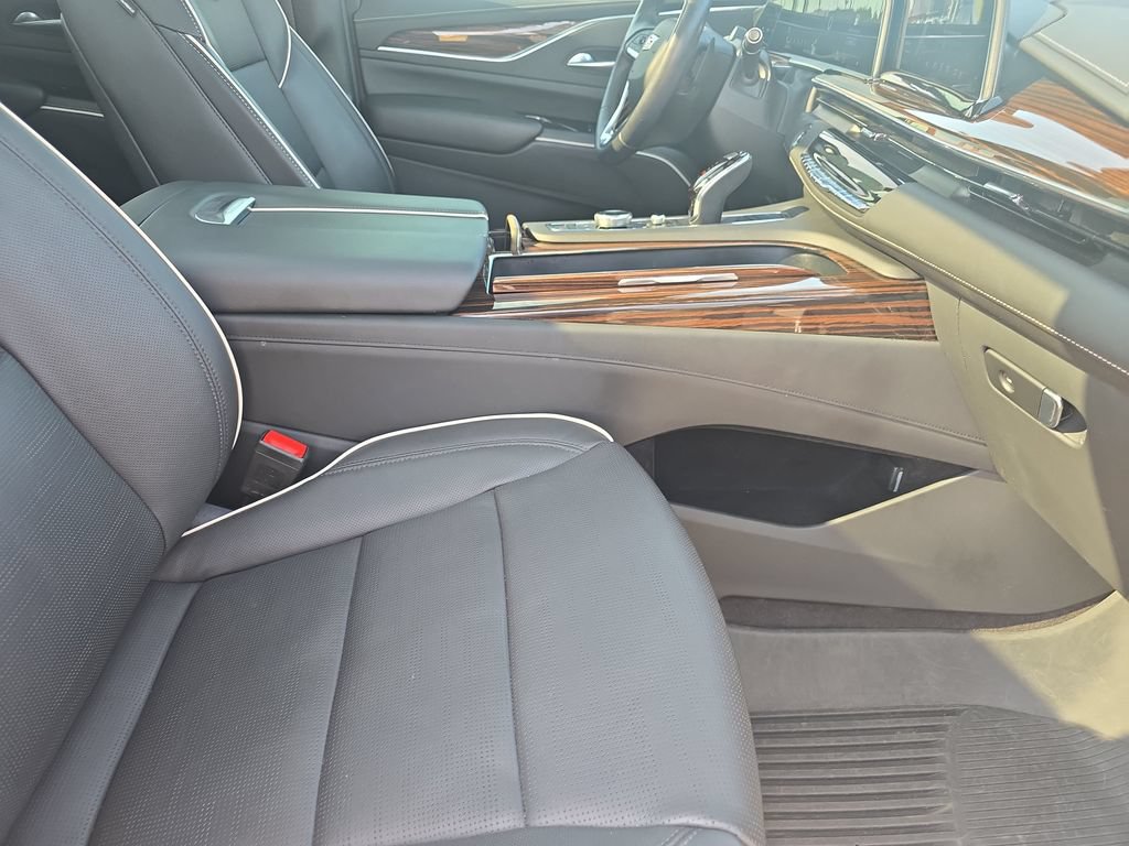 Used 2023 Cadillac Escalade Premium Luxury AWD/4WD image 10