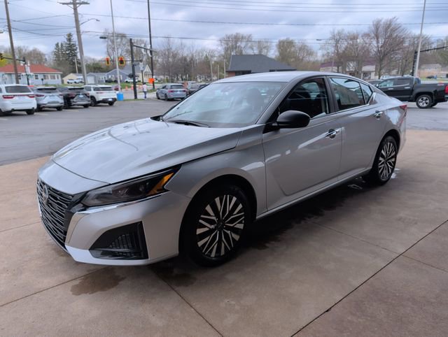 Used 2025 Nissan Altima 2.5 SV AWD/4WD image 4