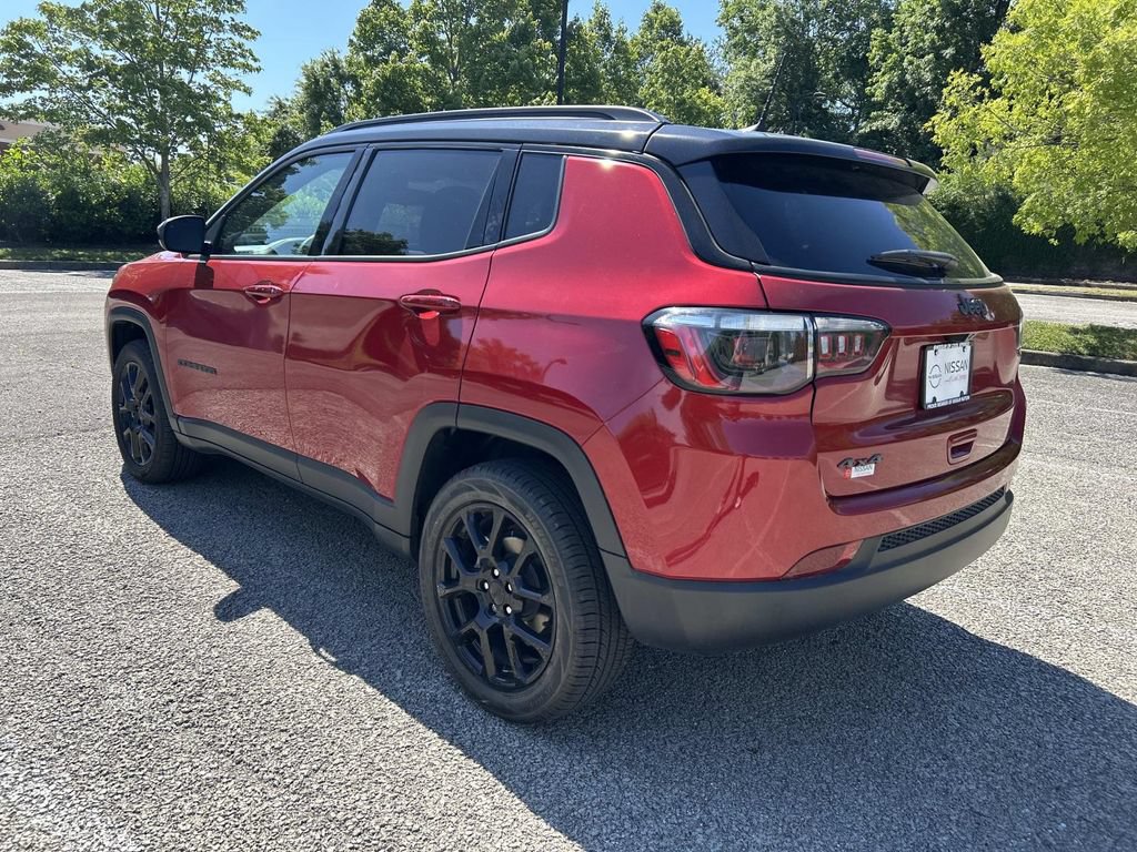 Used 2024 Jeep Compass Latitude w/ Altitude Special Edition AWD/4WD image 5