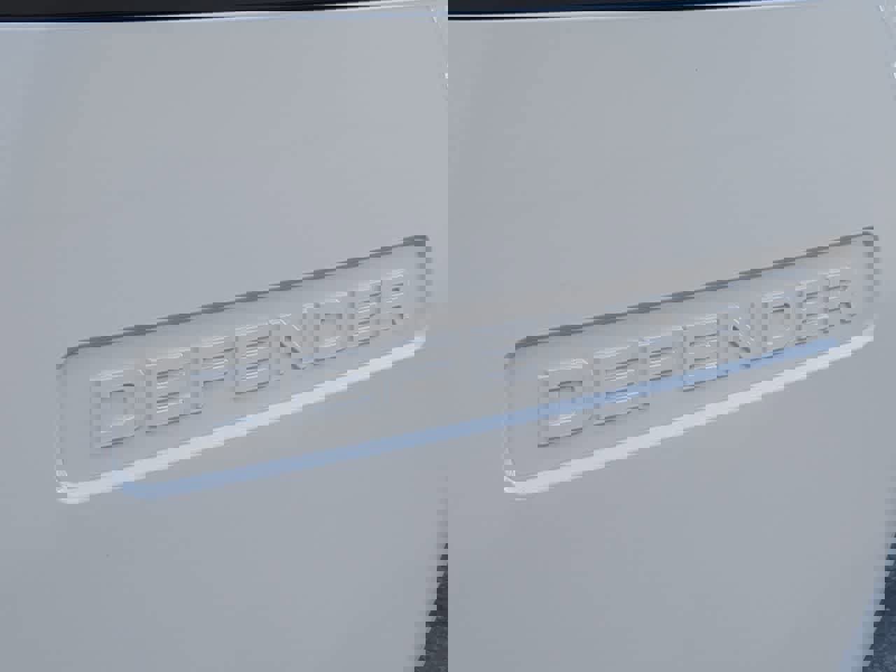 Used 2024 Land Rover Defender 130 X-Dynamic SE image 13