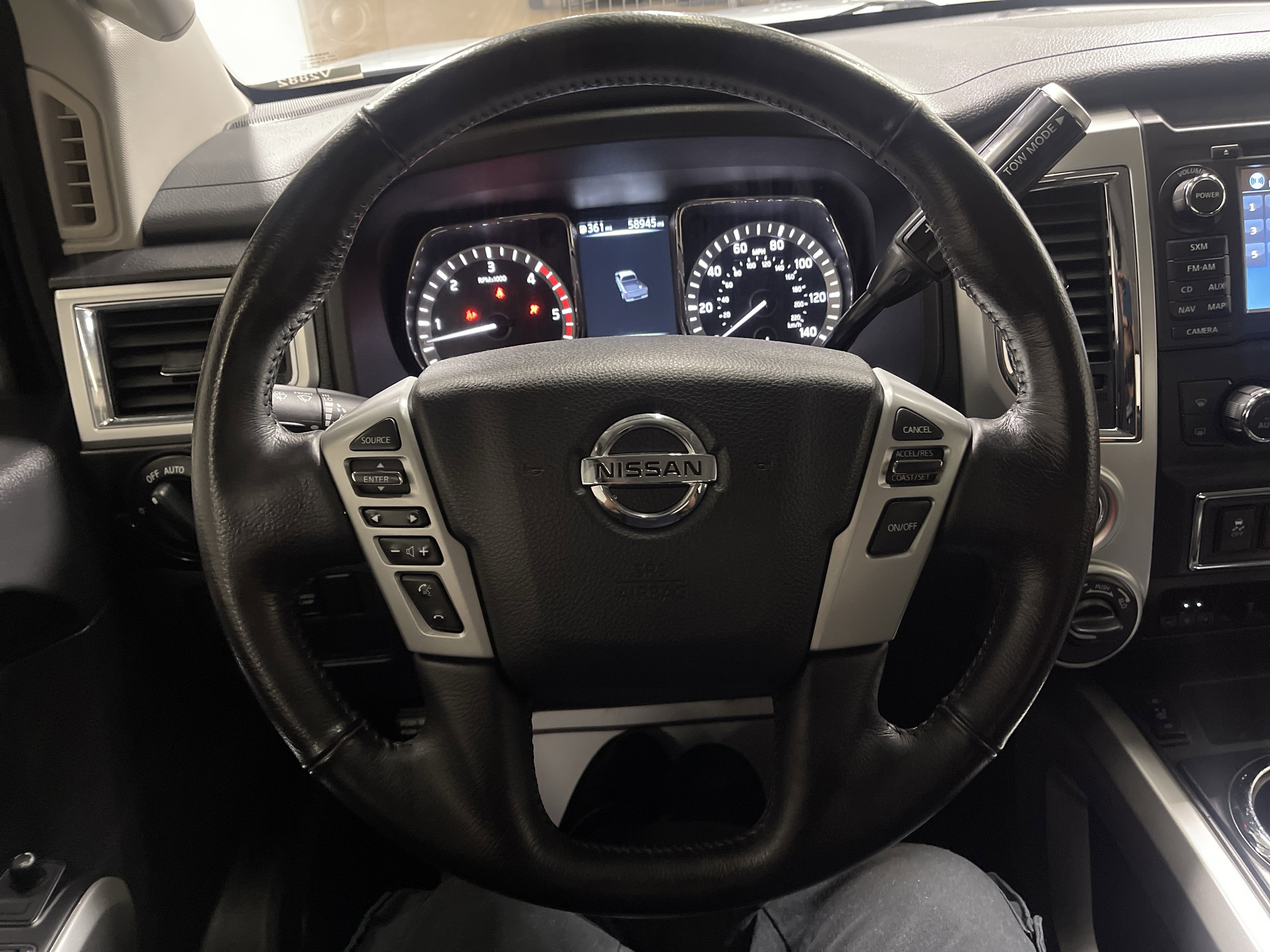 Used 2018 Nissan Titan SV w/ SV Convenience Package AWD/4WD image 29