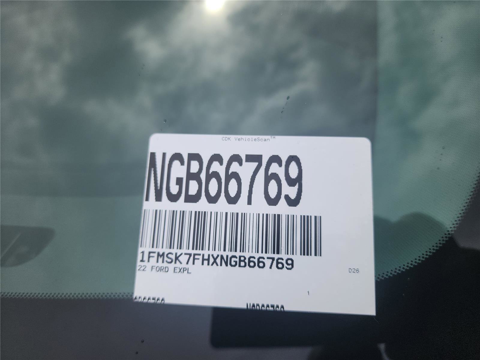 Used 2022 Ford Explorer Limited w/ Equipment Group 301A RWD image 10