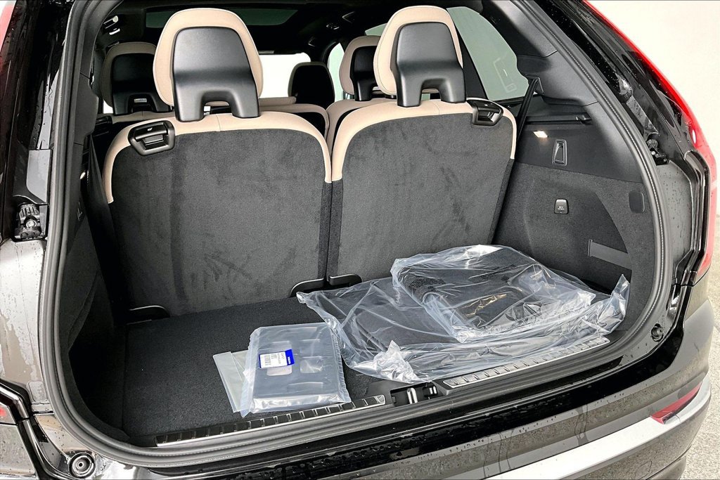 New 2026 Volvo XC90 B5 Core AWD/4WD image 39