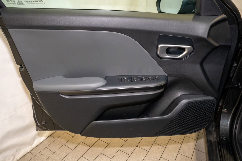 New 2025 Kia K4 LX image 12