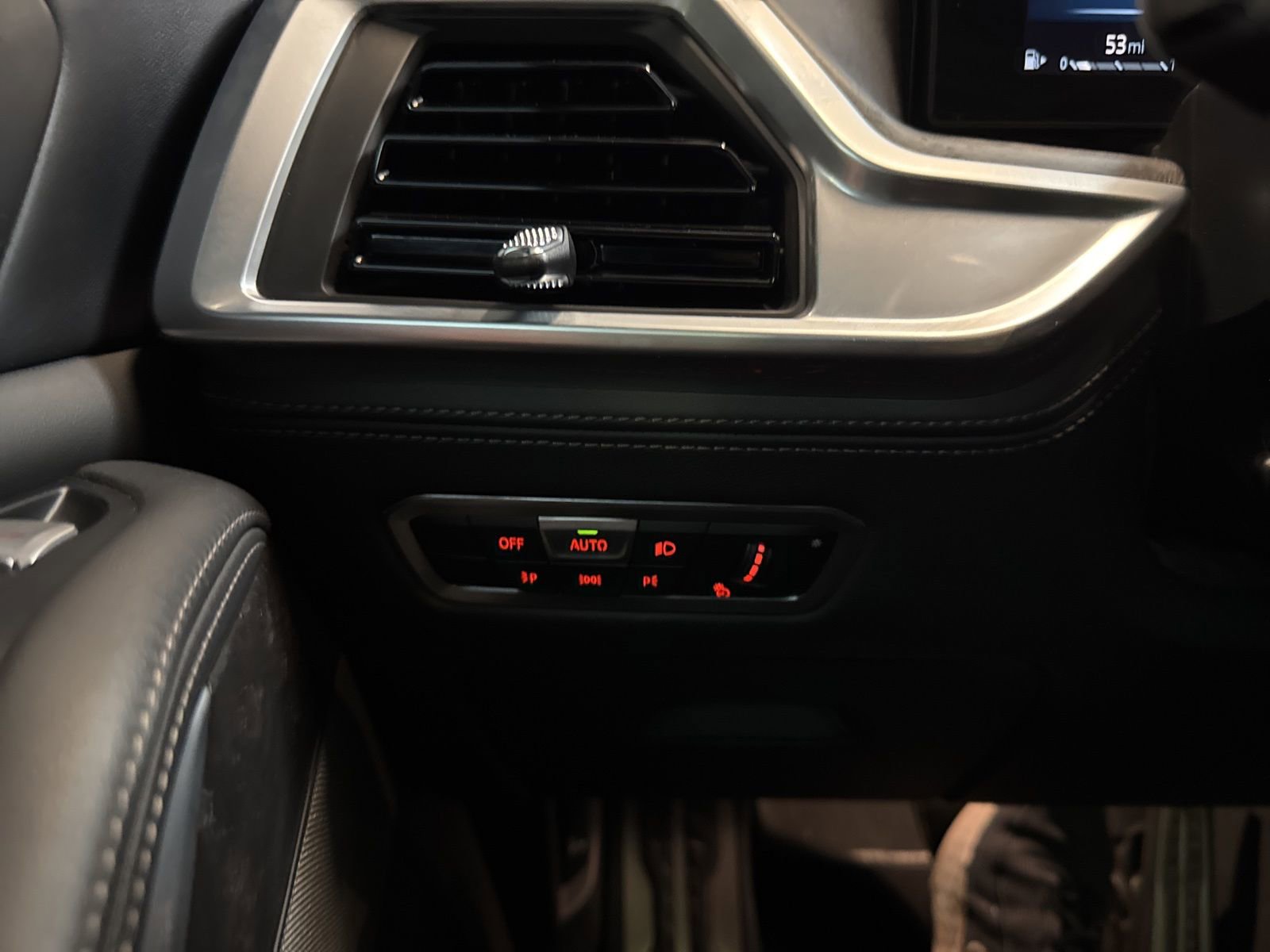 Used 2023 BMW X7 M60i w/ Executive Package image 48