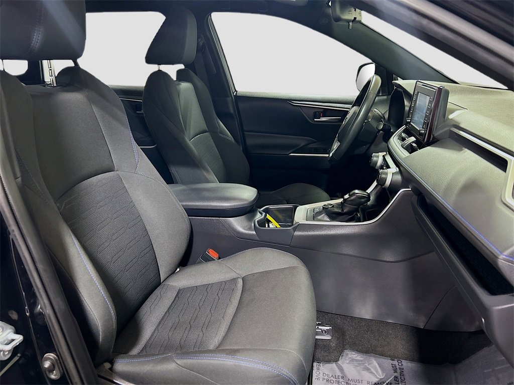 Used 2022 Toyota RAV4 SE image 24