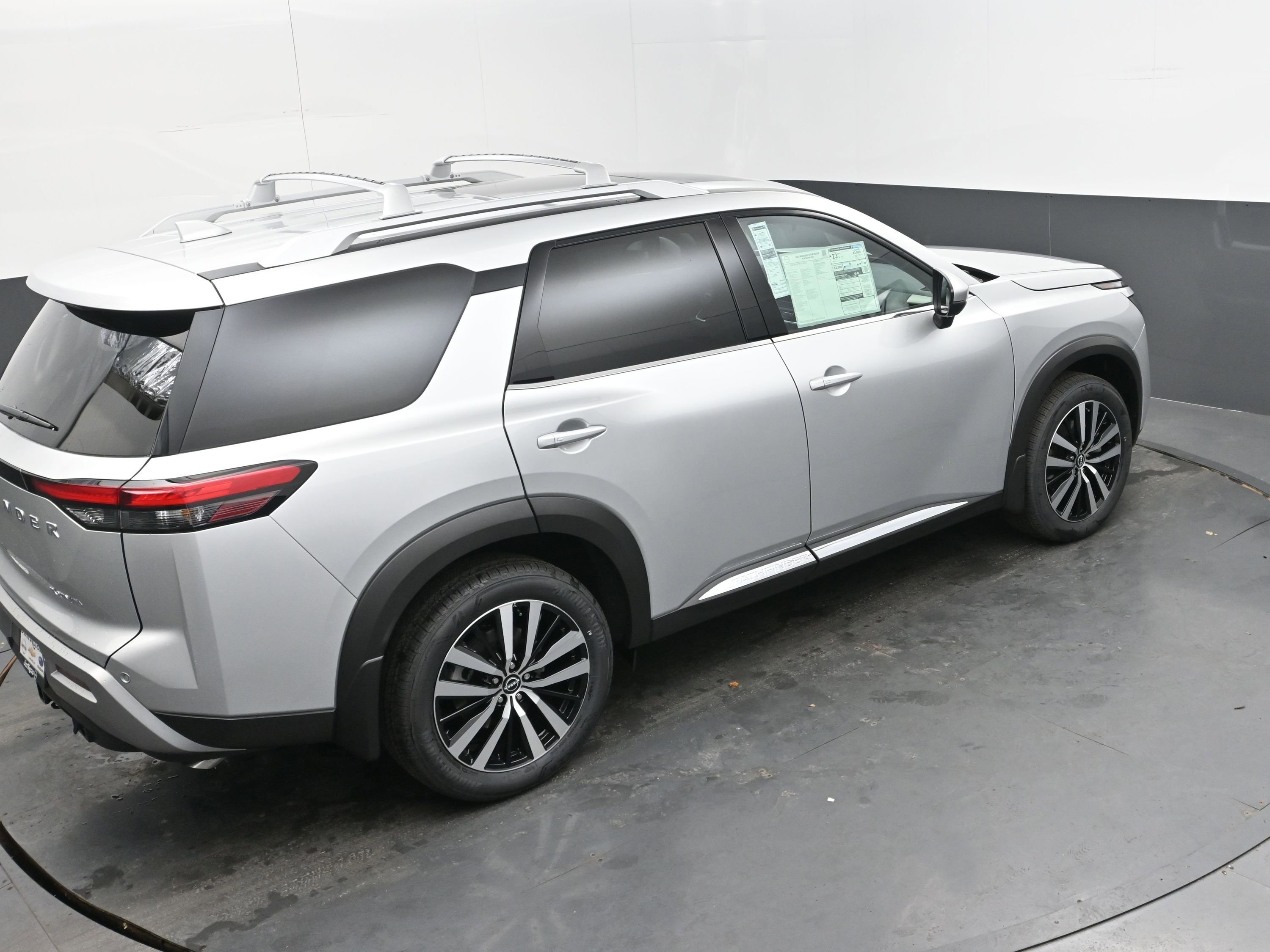 New 2025 Nissan Pathfinder Platinum image 38