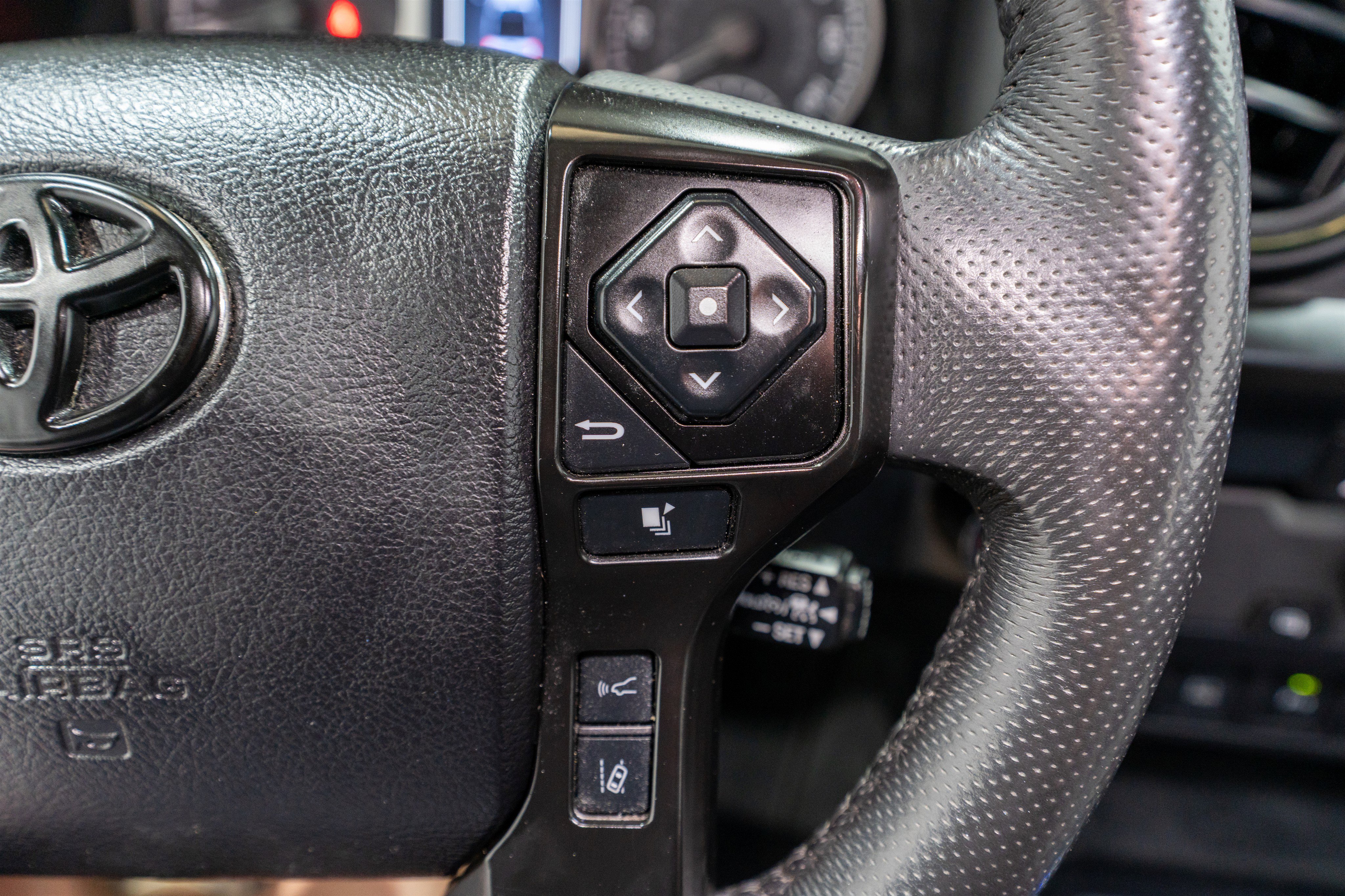 Used 2022 Toyota Tacoma TRD Sport w/ Technology Package RWD image 28