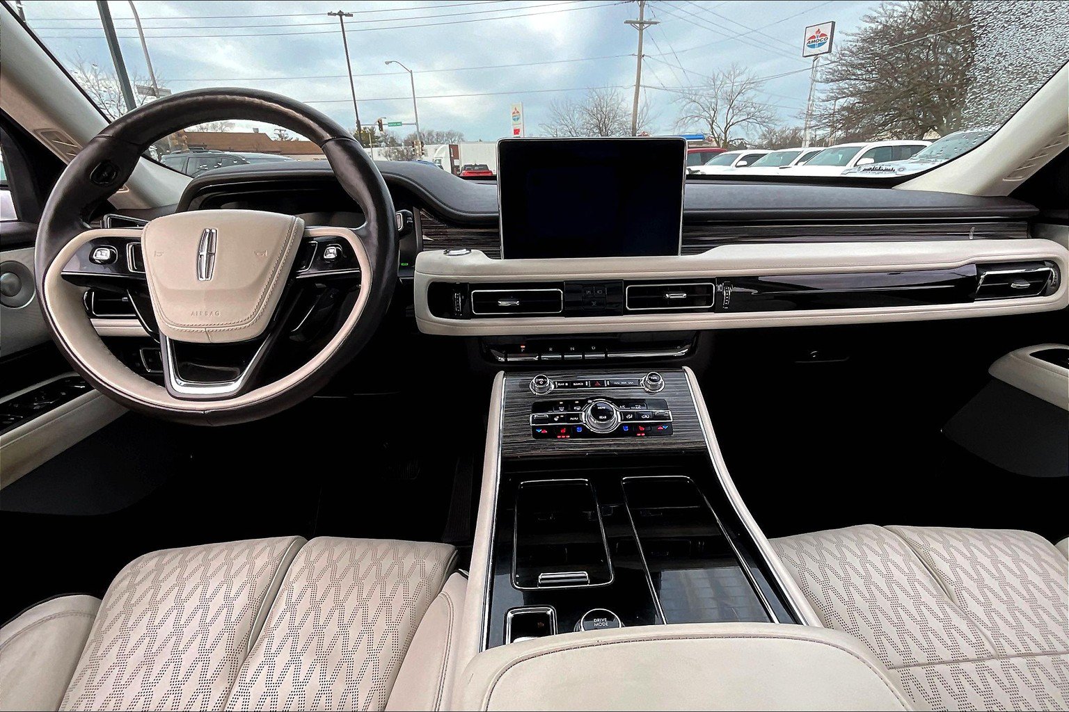 Used 2021 Lincoln Aviator Black Label Grand Touring w/ Class IV Trailer Tow Package AWD/4WD image 13