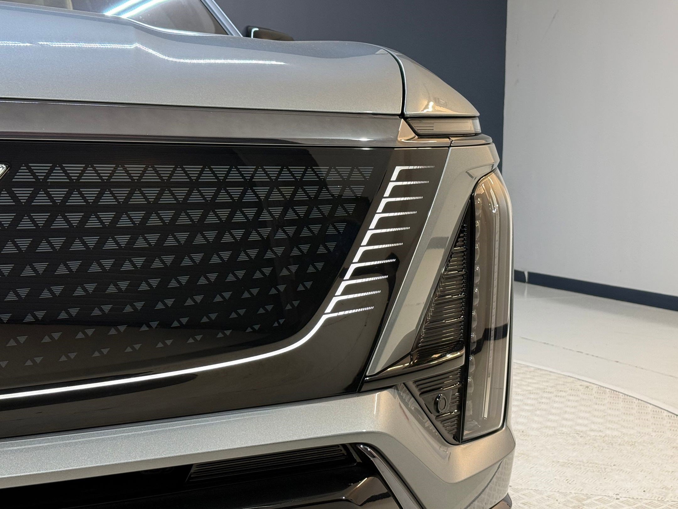 New 2026 Cadillac Vistiq Sport w/ LPO, Floor Liner Package image 21