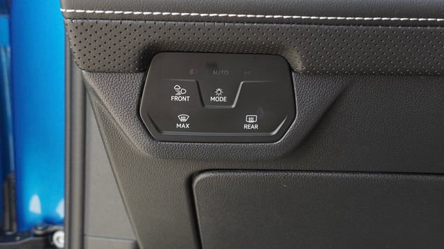 Used 2024 Volkswagen Atlas Cross Sport SEL R-Line image 22