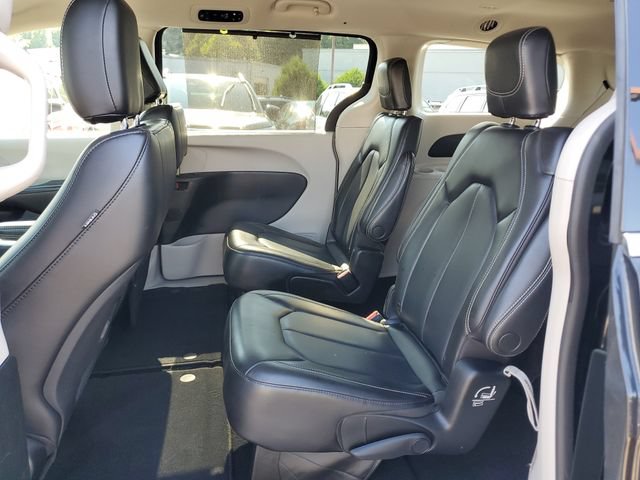 Certified 2023 Chrysler Pacifica Touring-L FWD image 14