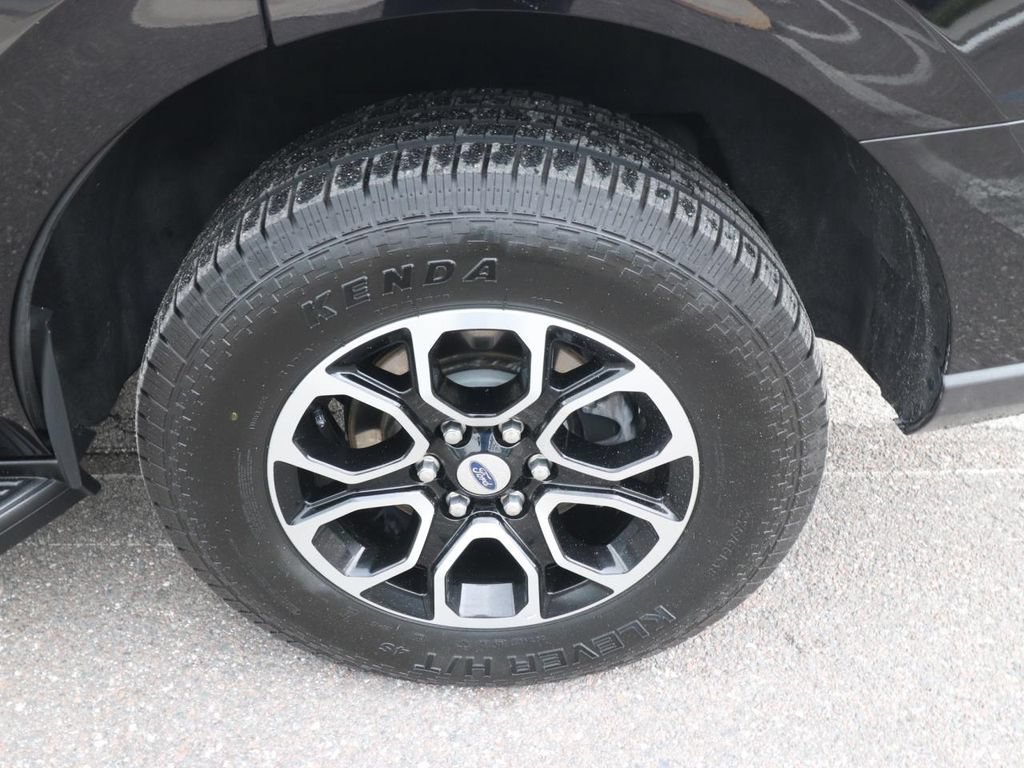 Certified 2024 Ford Expedition XLT RWD image 17