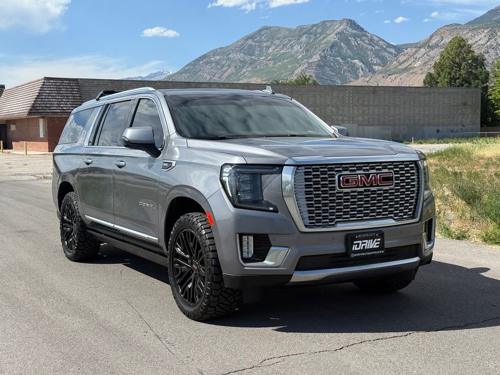 Used 2021 GMC Yukon XL Denali w/ Denali Premium Package AWD/4WD image 1