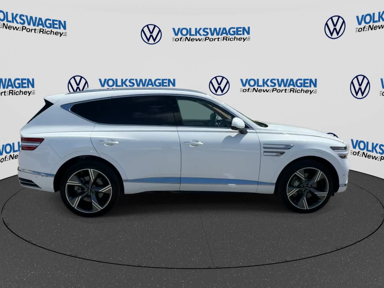 Used 2025 Genesis GV80 2.5T Prestige AWD/4WD image 9